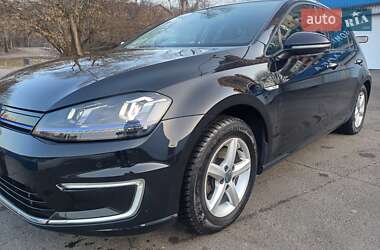 Хэтчбек Volkswagen e-Golf 2015 в Киеве