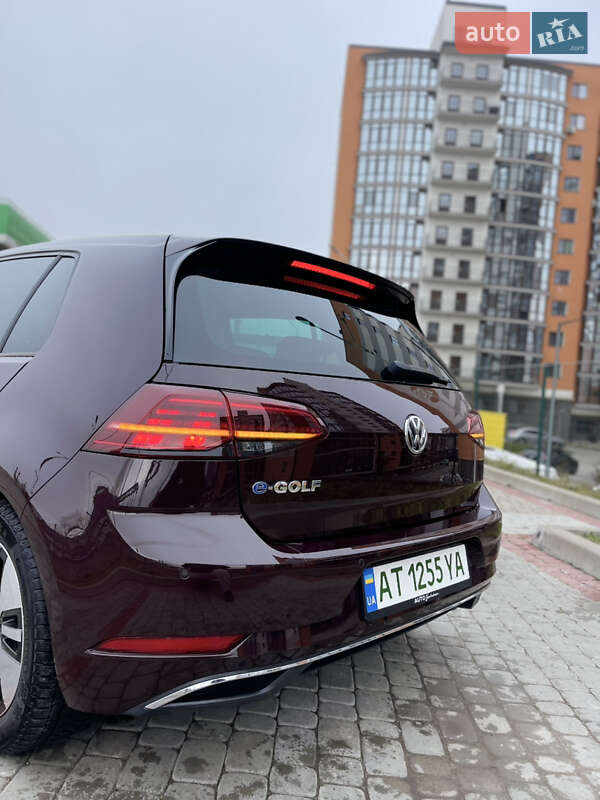 Хетчбек Volkswagen e-Golf 2017 в Івано-Франківську