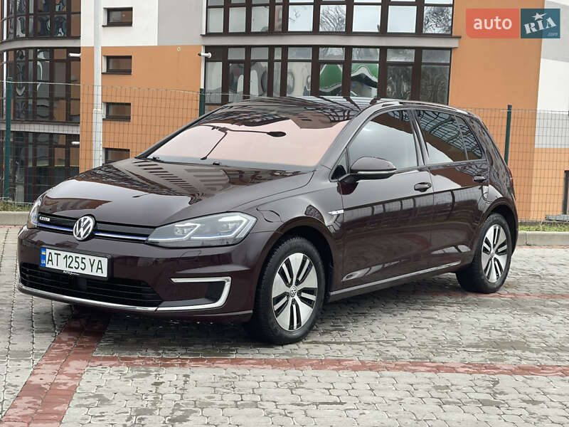 Хетчбек Volkswagen e-Golf 2017 в Івано-Франківську