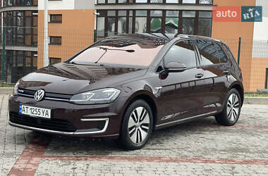 Хэтчбек Volkswagen e-Golf 2017 в 