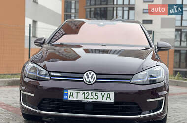 Хэтчбек Volkswagen e-Golf 2017 в 