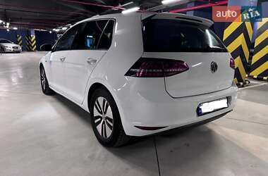 Хэтчбек Volkswagen e-Golf 2016 в Киеве