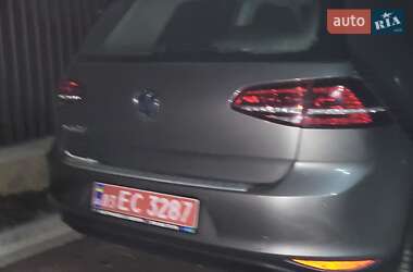 Хетчбек Volkswagen e-Golf 2015 в 