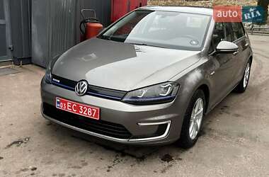 Хетчбек Volkswagen e-Golf 2015 в 