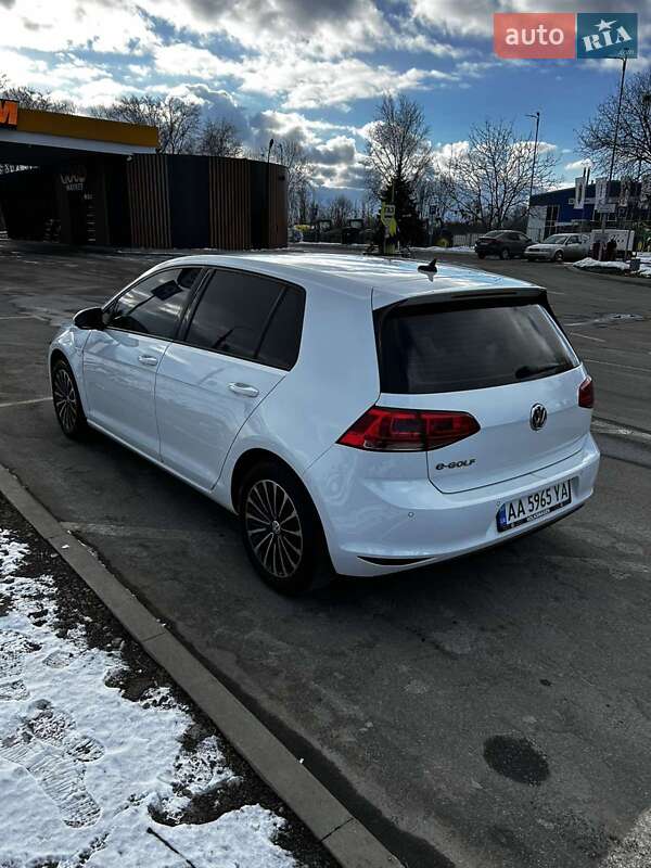 Хетчбек Volkswagen e-Golf 2015 в Черкасах