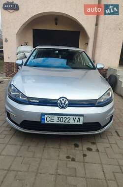 Хетчбек Volkswagen e-Golf 2015 в Чернівцях