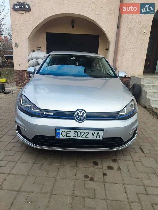Хэтчбек Volkswagen e-Golf 2015 в Черновцах