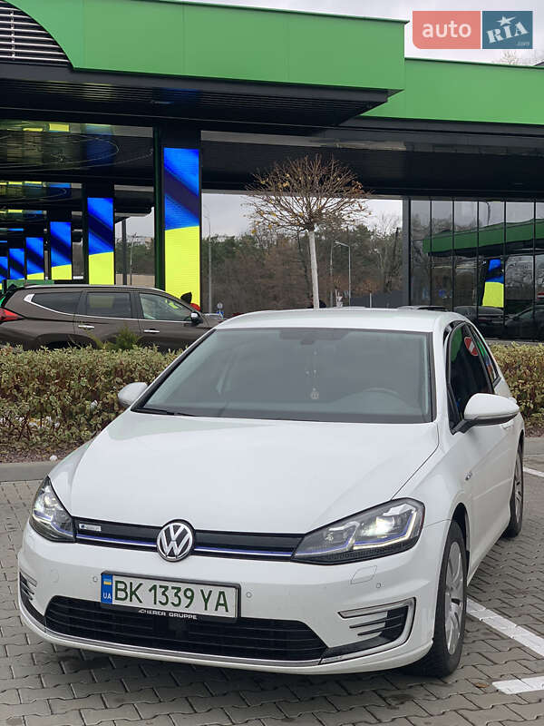 Хетчбек Volkswagen e-Golf 2020 в Києві