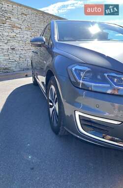 Хэтчбек Volkswagen e-Golf 2020 в 