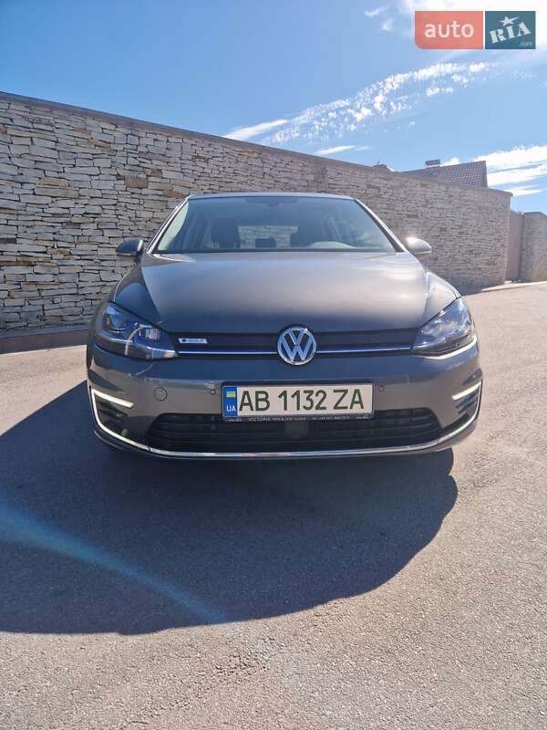 Хэтчбек Volkswagen e-Golf 2020 в 