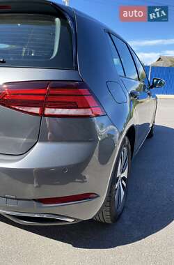 Хэтчбек Volkswagen e-Golf 2020 в 