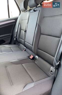Хэтчбек Volkswagen e-Golf 2020 в 