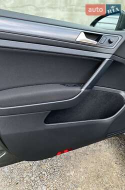 Хэтчбек Volkswagen e-Golf 2020 в 