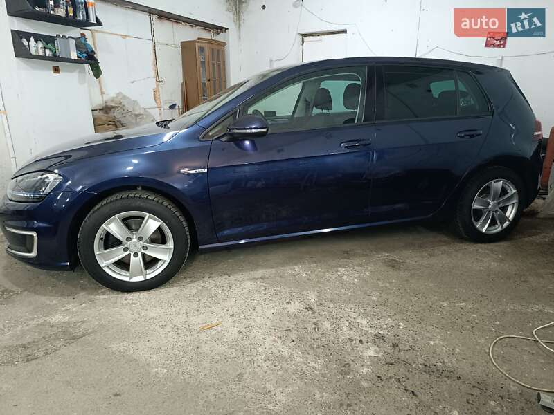Хэтчбек Volkswagen e-Golf 2016 в Ровно фото 10 Хэтчбек Volkswagen e-Golf 2016 в Ровно