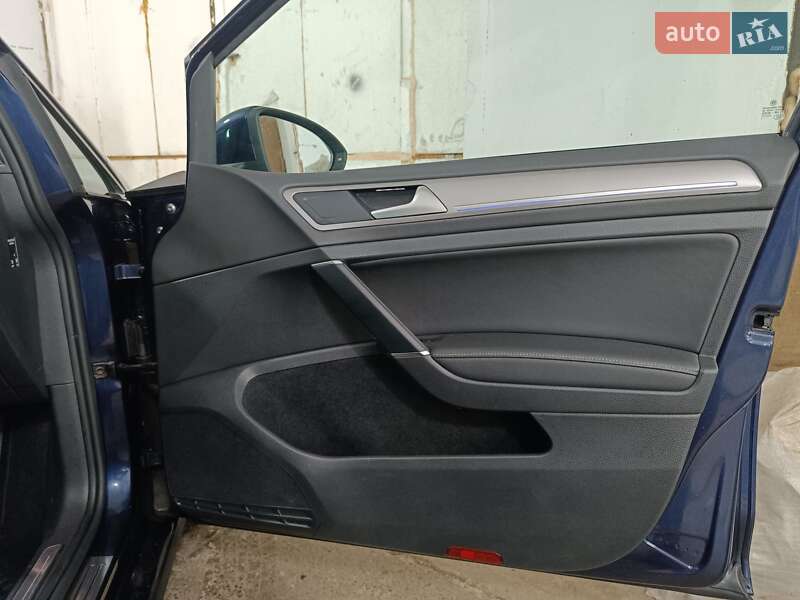 Хэтчбек Volkswagen e-Golf 2016 в Ровно фото 56 Хэтчбек Volkswagen e-Golf 2016 в Ровно