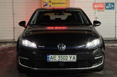 Хэтчбек Volkswagen e-Golf 2015 в 