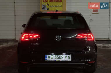 Хэтчбек Volkswagen e-Golf 2015 в 