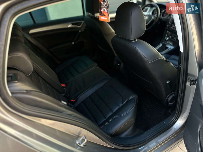 Хэтчбек Volkswagen e-Golf 2014 в Каменец-Подольском