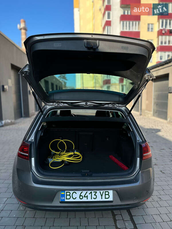 Хэтчбек Volkswagen e-Golf 2014 в Каменец-Подольском