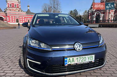 Хетчбек Volkswagen e-Golf 2015 в 