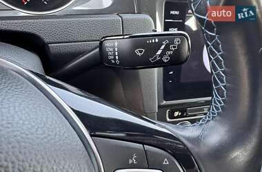 Хетчбек Volkswagen e-Golf 2021 в 
