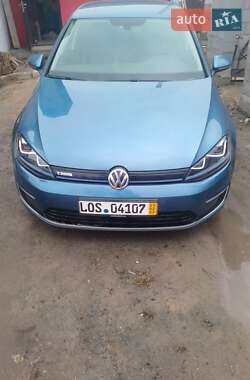 Хэтчбек Volkswagen e-Golf 2015 в Звягеле