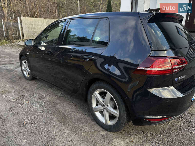 Хэтчбек Volkswagen e-Golf 2015 в Львове