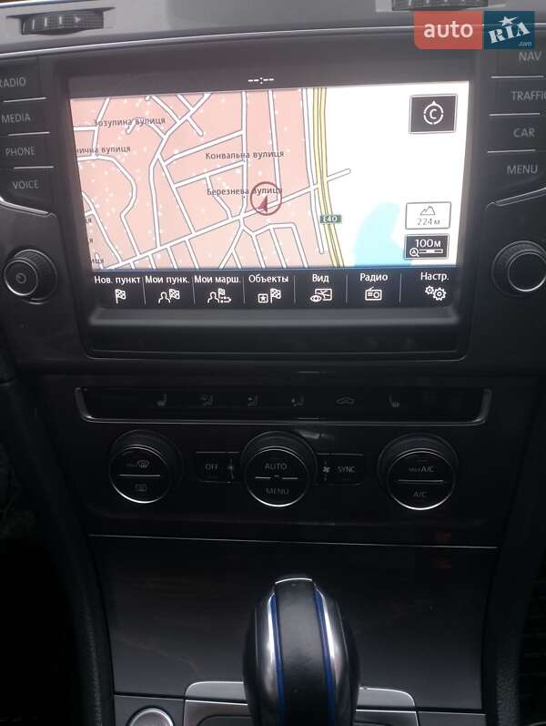 Хэтчбек Volkswagen e-Golf 2015 в Звягеле фото 15 Хэтчбек Volkswagen e-Golf 2015 в Звягеле