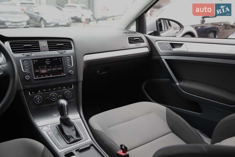 Хэтчбек Volkswagen e-Golf 2016 в Харькове