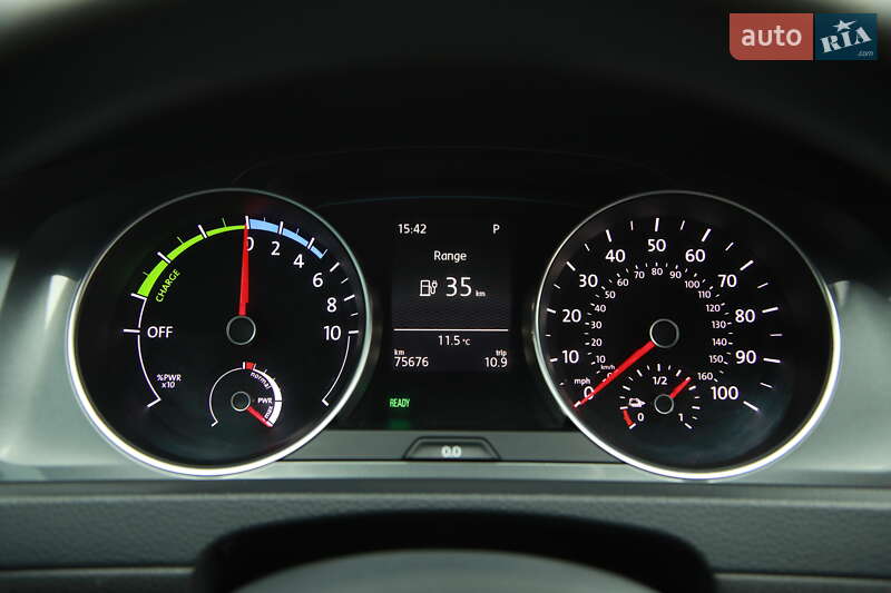 Хэтчбек Volkswagen e-Golf 2016 в Харькове