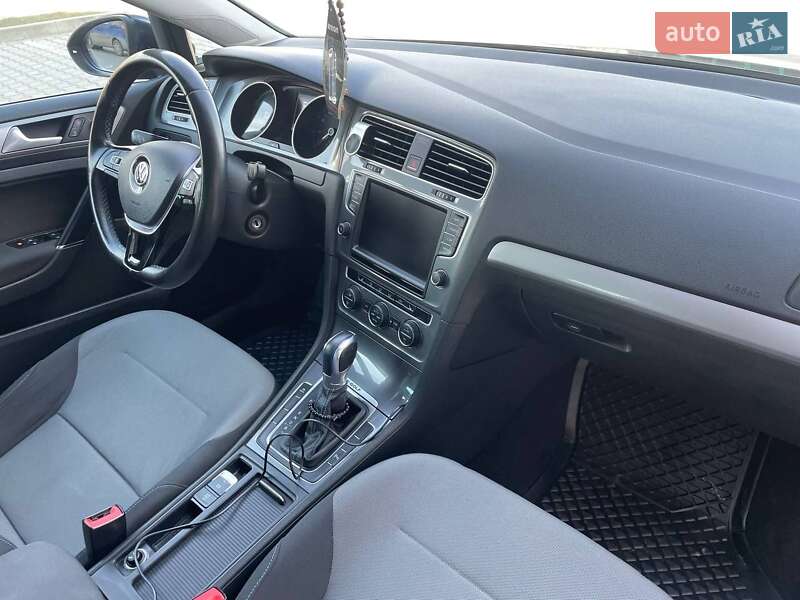 Хетчбек Volkswagen e-Golf 2015 в Хмельницькому