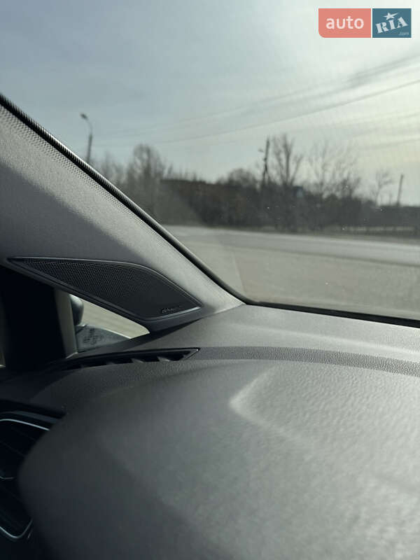 Хэтчбек Volkswagen e-Golf 2019 в Шполе