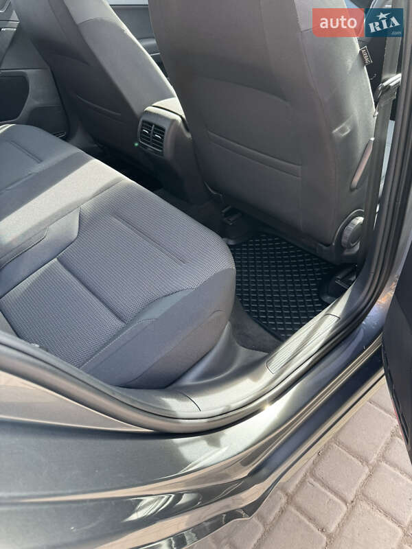 Хэтчбек Volkswagen e-Golf 2019 в Шполе