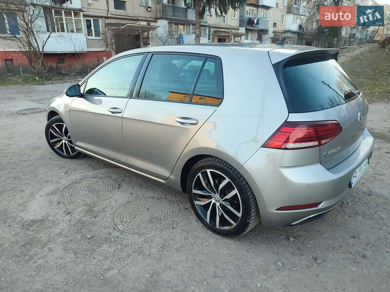 Хэтчбек Volkswagen e-Golf 2017 в Могилев-Подольске