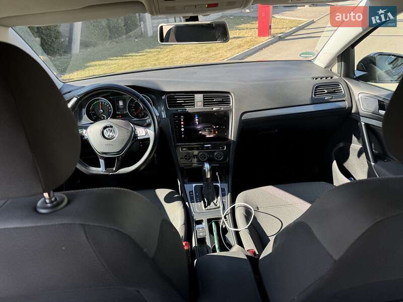 Хетчбек Volkswagen e-Golf 2020 в Рівному