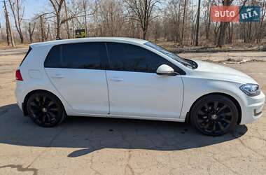 Хетчбек Volkswagen e-Golf 2018 в 