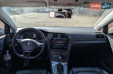 Хетчбек Volkswagen e-Golf 2018 в 