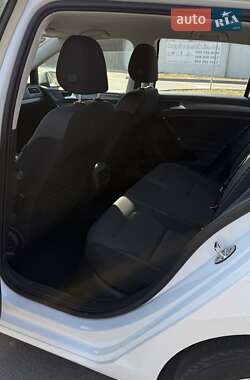 Хетчбек Volkswagen e-Golf 2020 в 