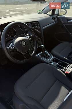 Хетчбек Volkswagen e-Golf 2020 в 