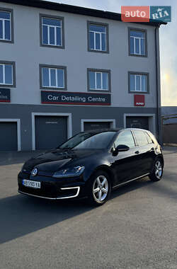 Хэтчбек Volkswagen e-Golf 2016 в 