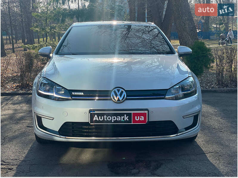 Хэтчбек Volkswagen e-Golf 2018 в Киеве