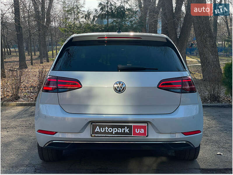 Хэтчбек Volkswagen e-Golf 2018 в Киеве