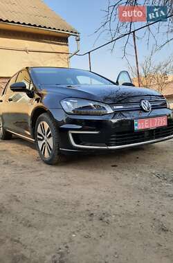 Хэтчбек Volkswagen e-Golf 2016 в Черновцах