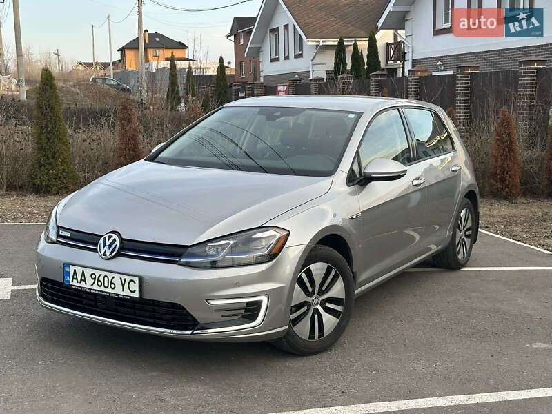 Хетчбек Volkswagen e-Golf 2019 в Києві