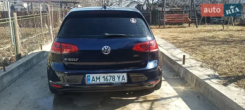 Хэтчбек Volkswagen e-Golf 2016 в 