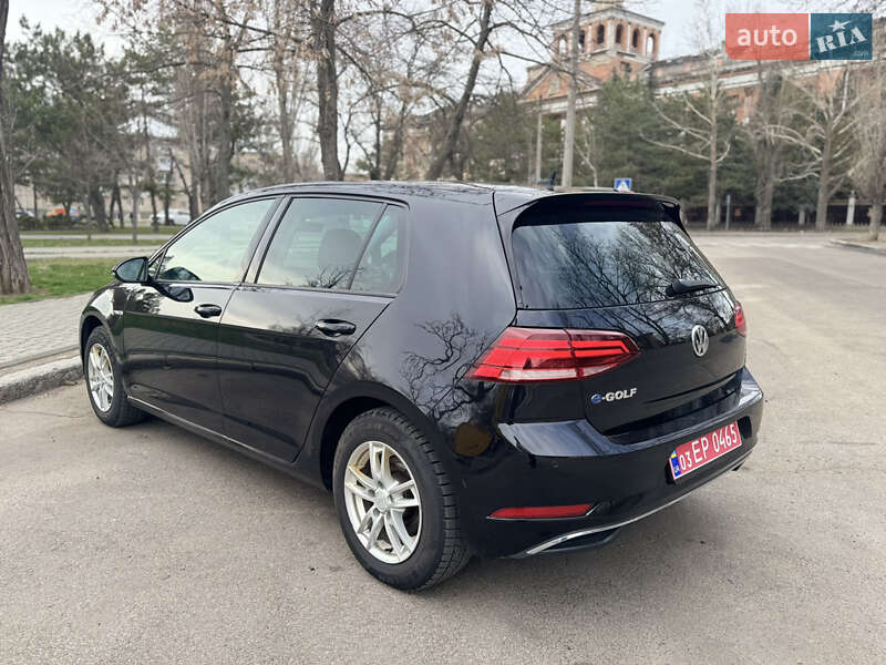 Хэтчбек Volkswagen e-Golf 2017 в Николаеве