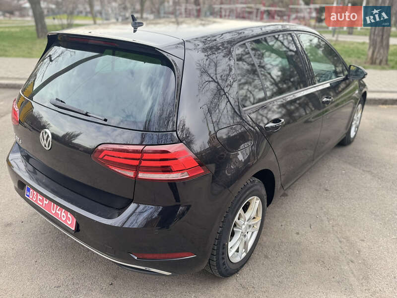 Хэтчбек Volkswagen e-Golf 2017 в Николаеве