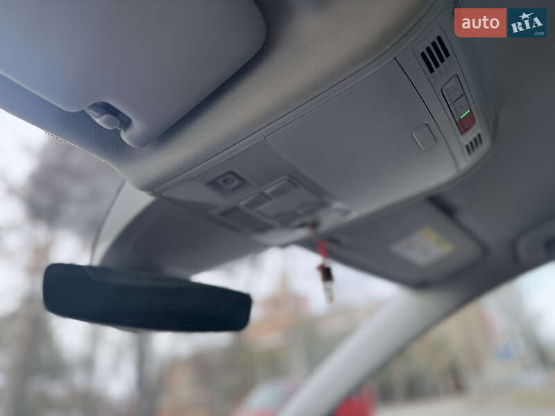 Хэтчбек Volkswagen e-Golf 2017 в Николаеве