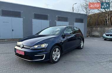 Хетчбек Volkswagen e-Golf 2015 в Хмельницькому