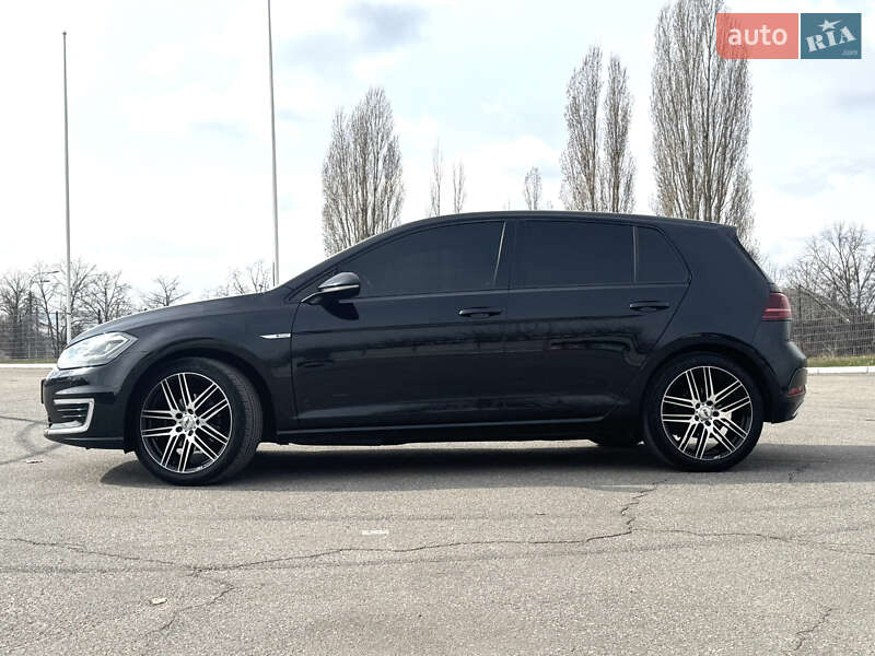 Хетчбек Volkswagen e-Golf 2017 в Харкові